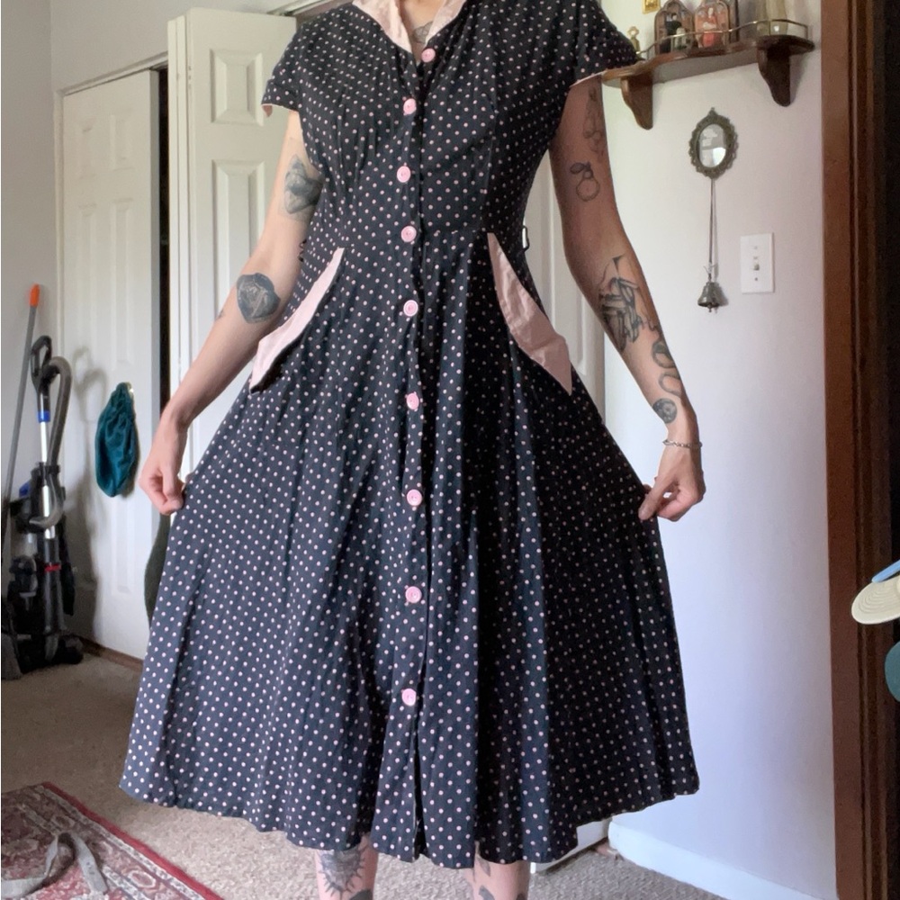 Vintage Black and White A-Line Midi Dress with Peter Pan Collar